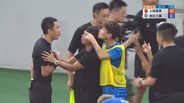 傅欢因擅自离队和缺勤，扣除23赛季绩效奖金，罚款5万元，并且解除合同。